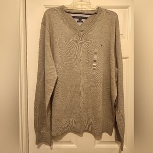 NWT Tommy Hilfiger Gray V-Neck Sweater